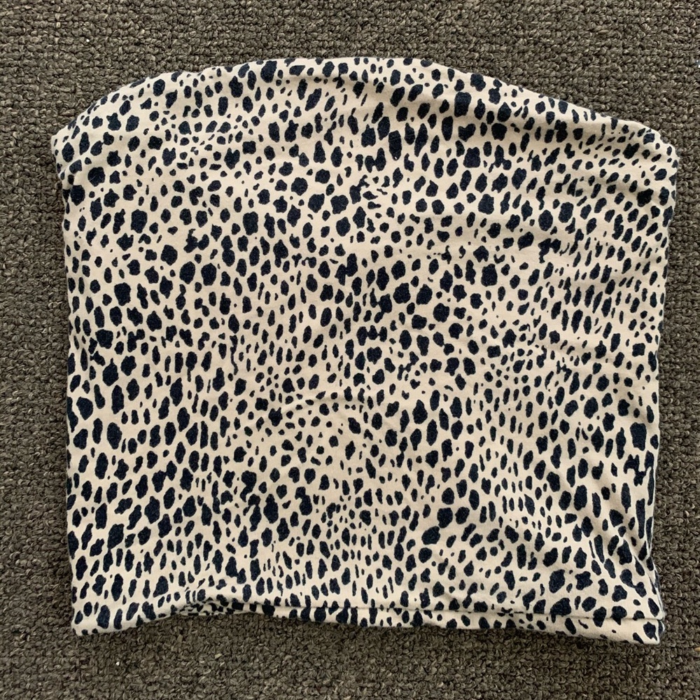 BRANDY MELVILLE CHEETAH PRINT TUBE TOP